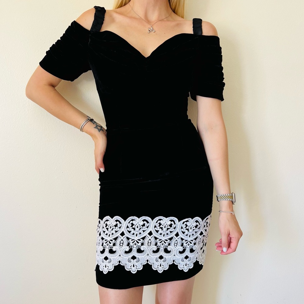 Jessica McClintock black velour off shoulder lace mini dress vintage